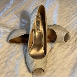 Badgley Mischka gold sparkle 5” heels W platform